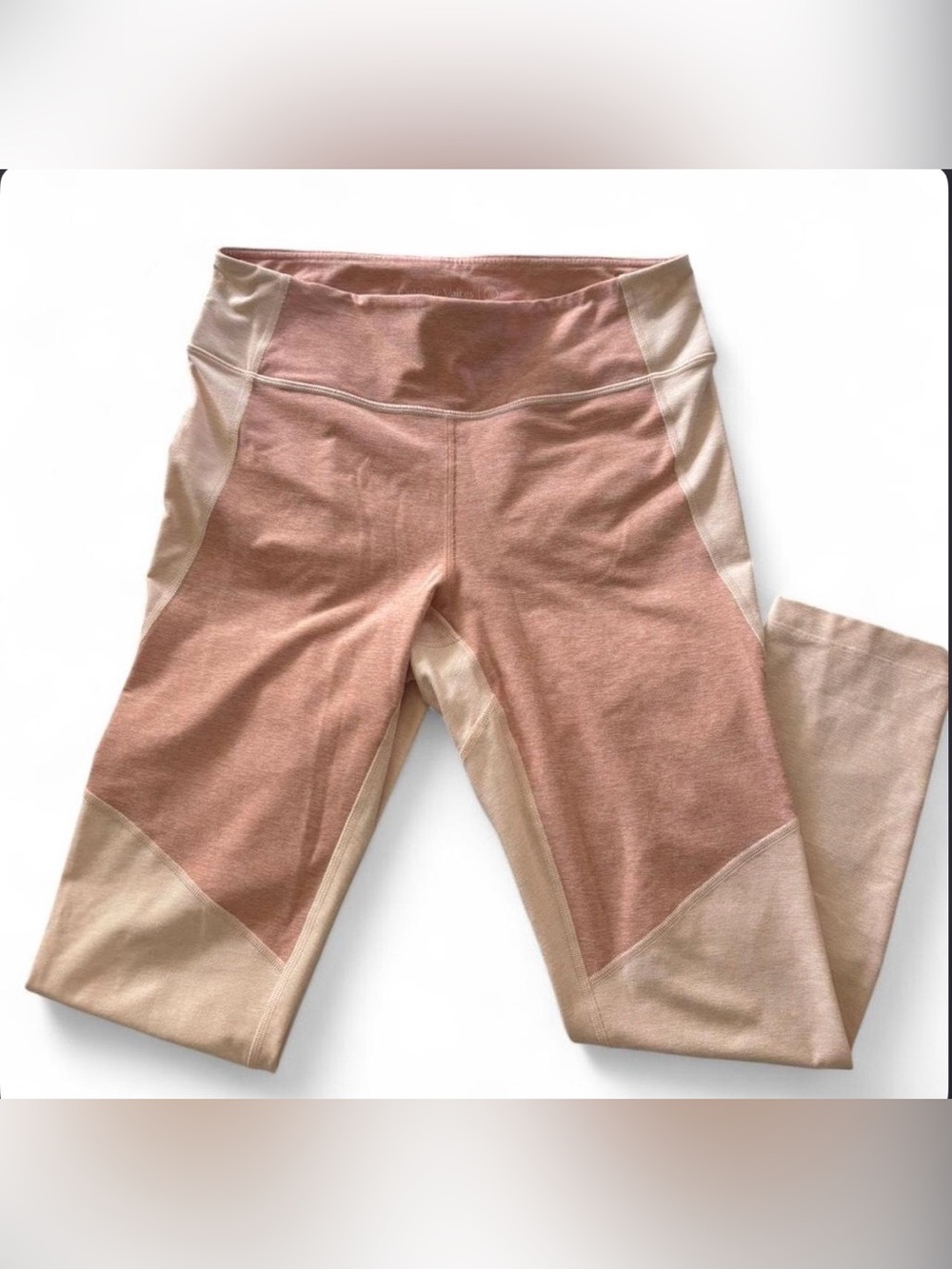 Outdoor Voices Women’s Two Tone 3/4 Leggings in Rose Quartz and Terracotta